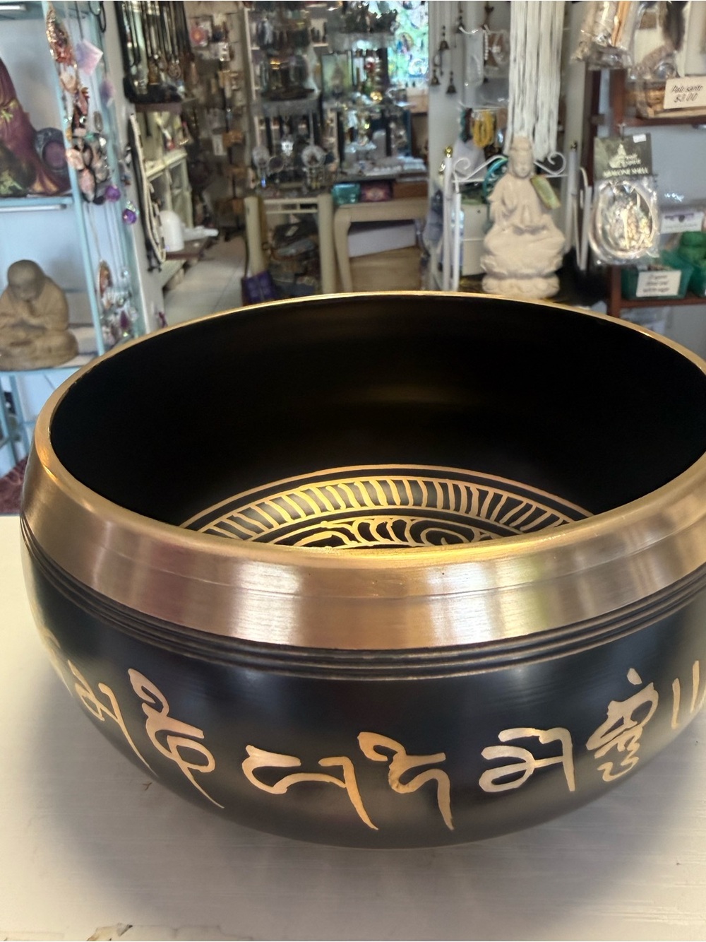 Decorative Black and Gold Singing Bowl